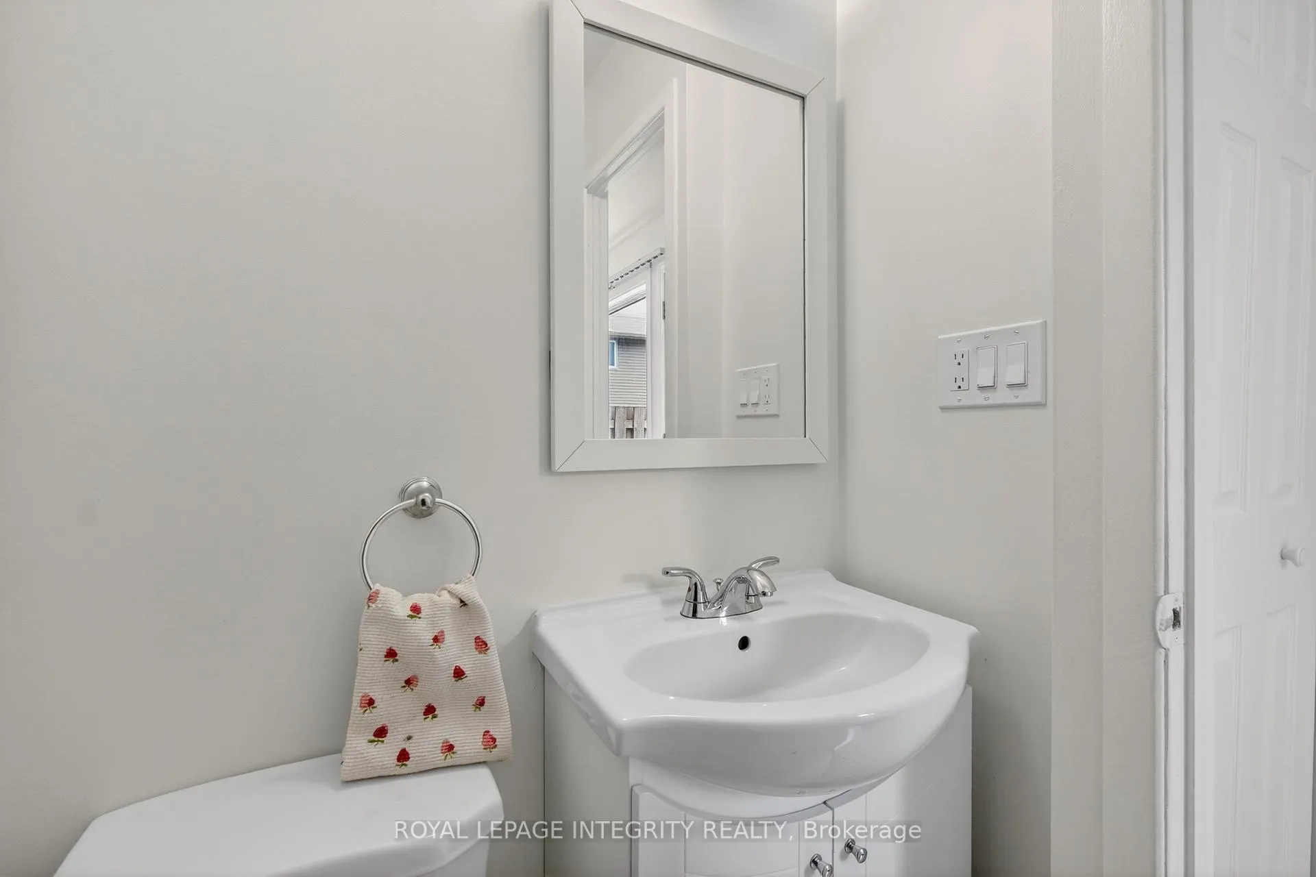 Photo 21 of Unit 51, 1379 Perez Crescent, Ottawa, Carson Grove — HOMEH