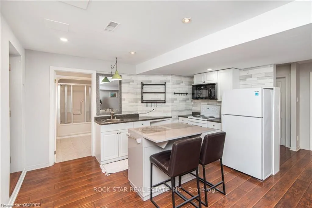 Photo 3 of Unit Lower, 14 Ormonde Avenue, St. Catharines, Facer — HOMEH