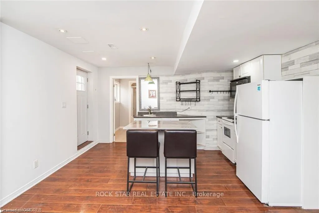 Photo 5 of Unit Lower, 14 Ormonde Avenue, St. Catharines, Facer — HOMEH