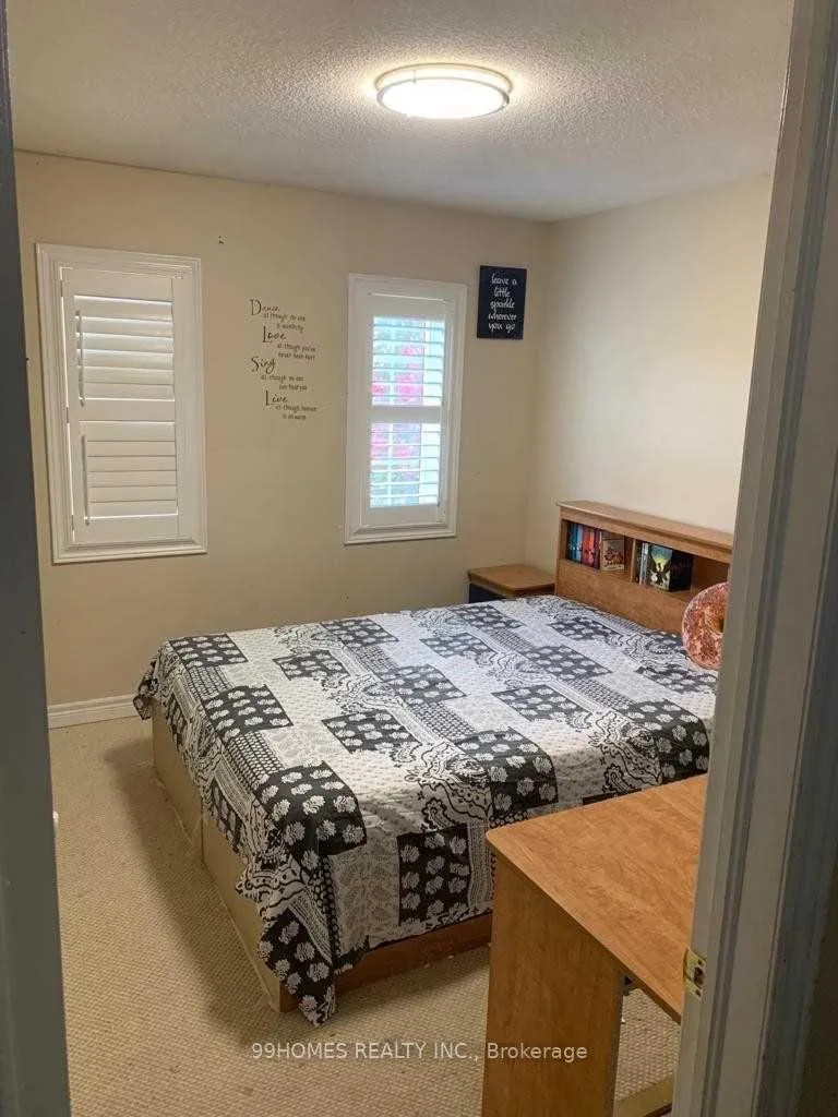 Photo 10 of Unit Upper, 30 Ashdale Road, Brampton, Bram West — HOMEH