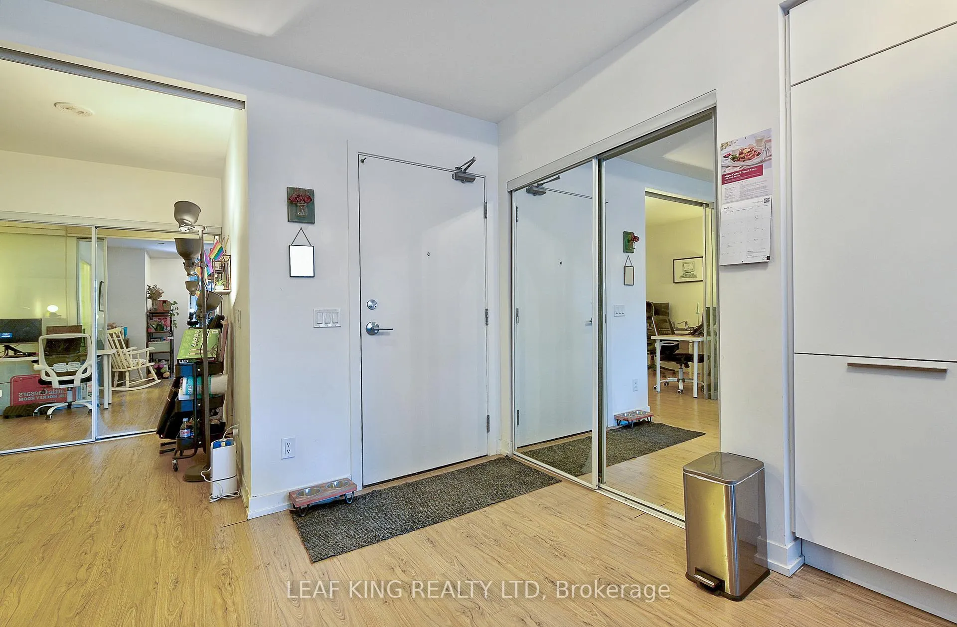 Photo 3 of Unit 902, 85 Wood Street, Toronto, Church-Yonge Corridor — HOMEH