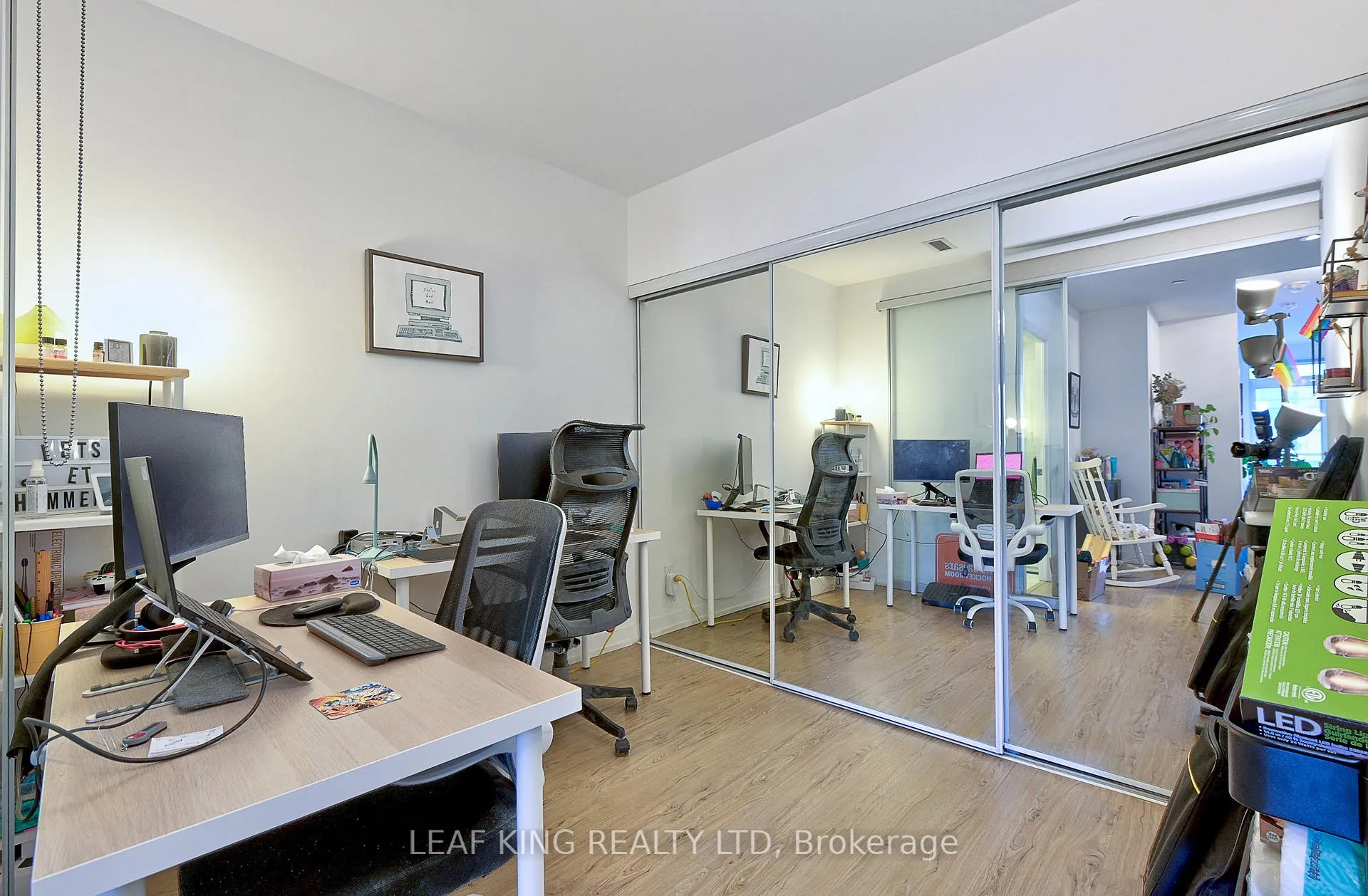 Photo 5 of Unit 902, 85 Wood Street, Toronto, Church-Yonge Corridor — HOMEH