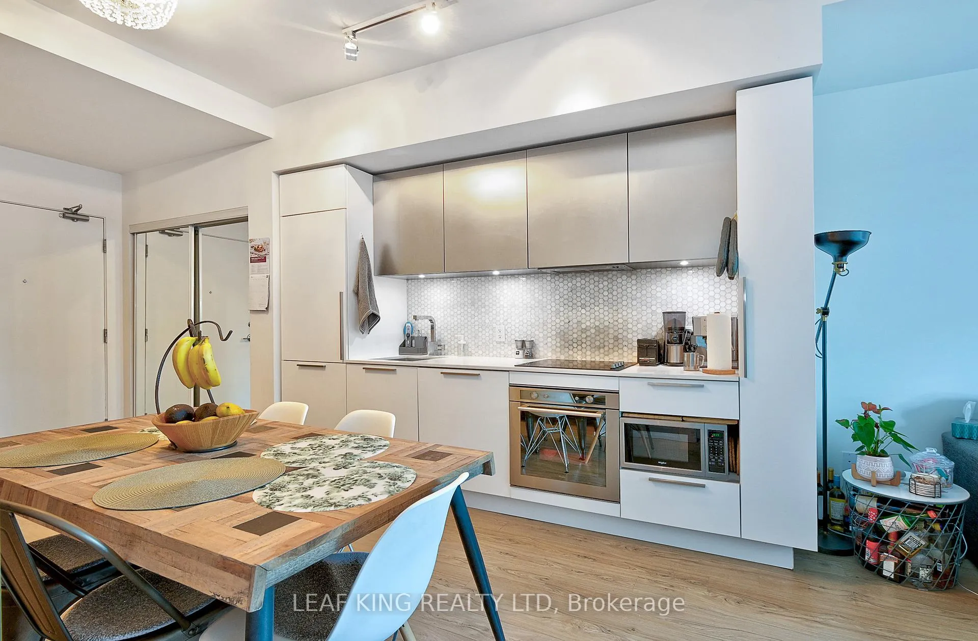 Photo 11 of Unit 902, 85 Wood Street, Toronto, Church-Yonge Corridor — HOMEH