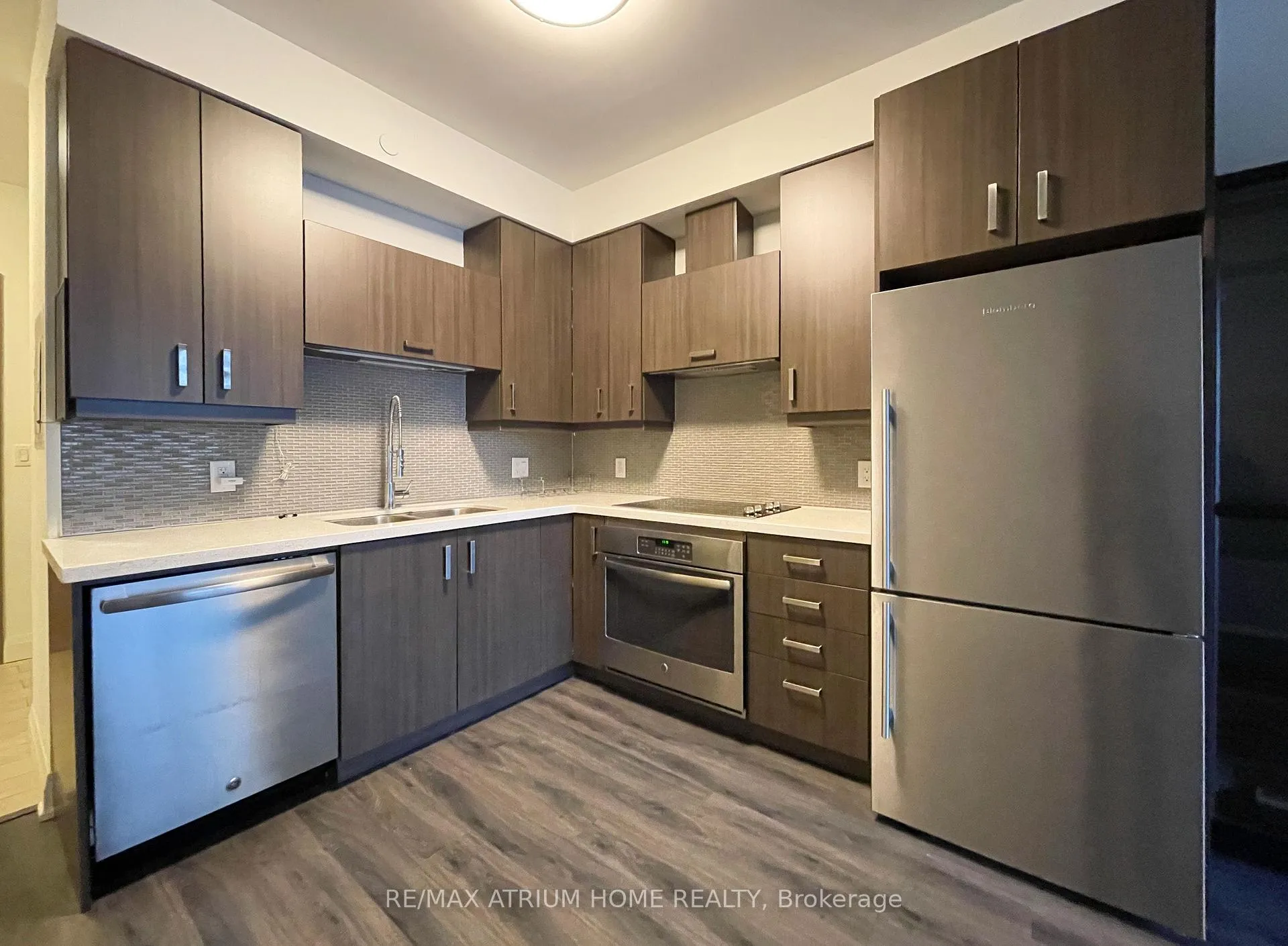 Photo 3 of Unit 220, 28 Uptown Drive, Markham, Unionville — HOMEH