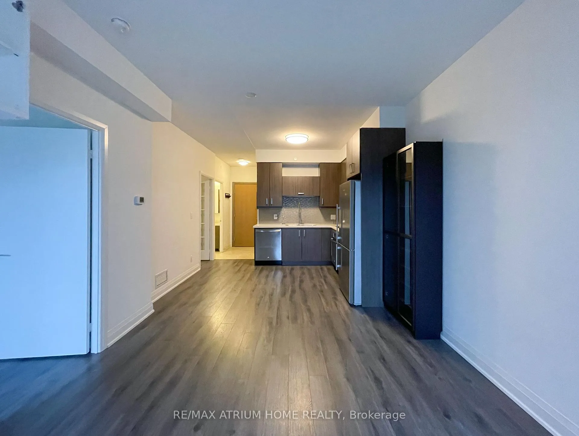 Photo 4 of Unit 220, 28 Uptown Drive, Markham, Unionville — HOMEH