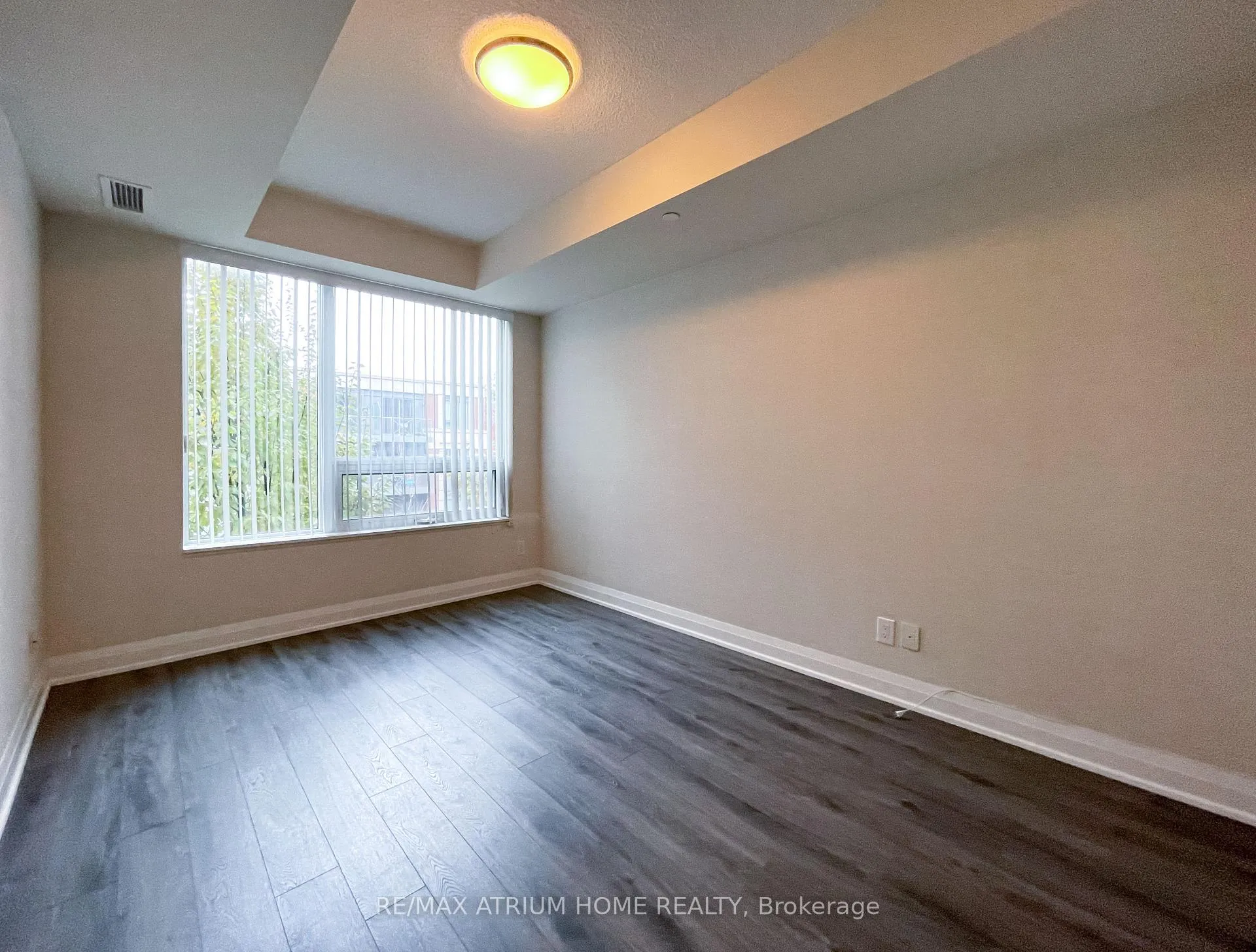 Photo 5 of Unit 220, 28 Uptown Drive, Markham, Unionville — HOMEH