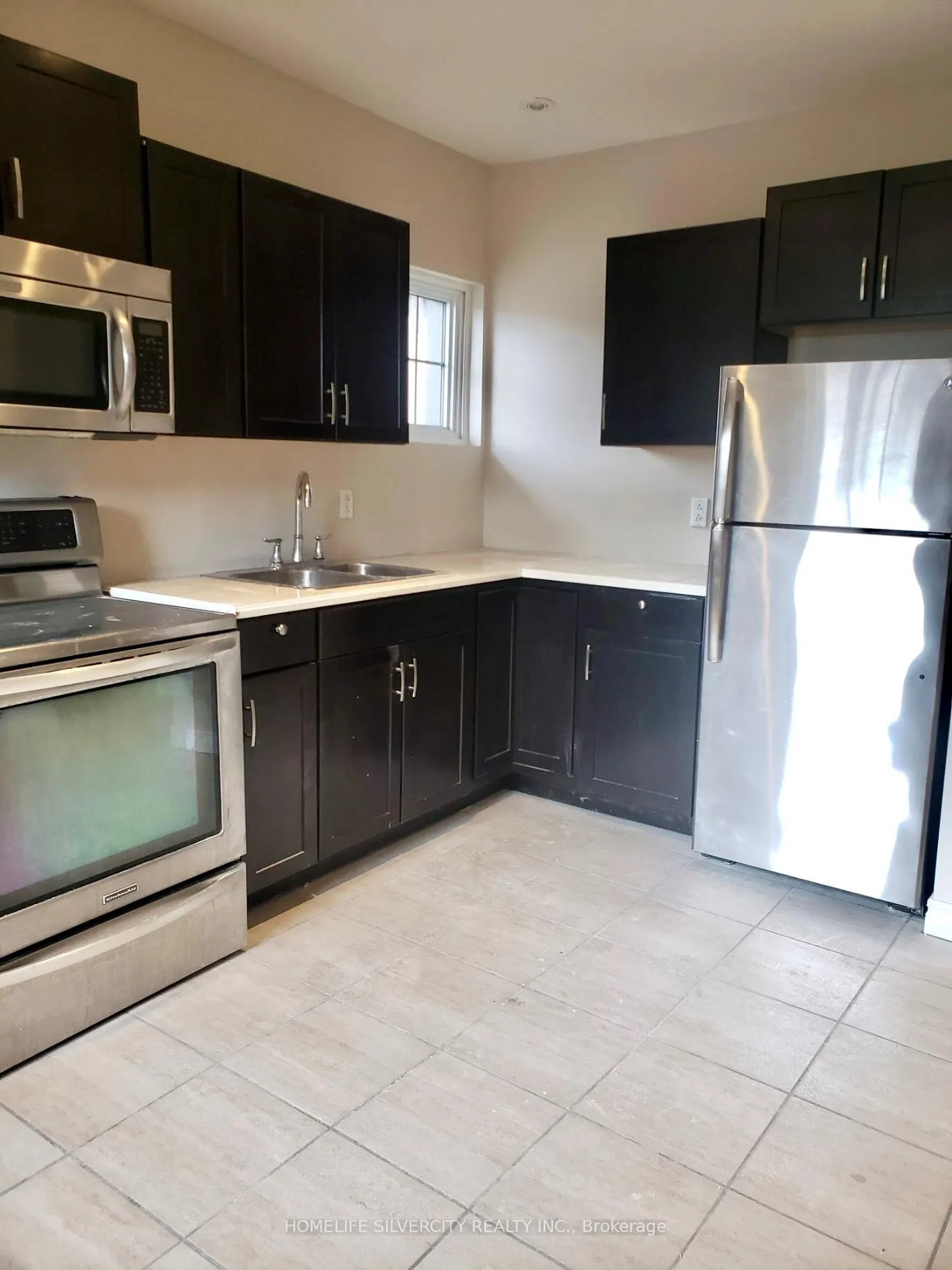 Photo 5 of 147 Holton Avenue S, Hamilton, St. Clair — HOMEH