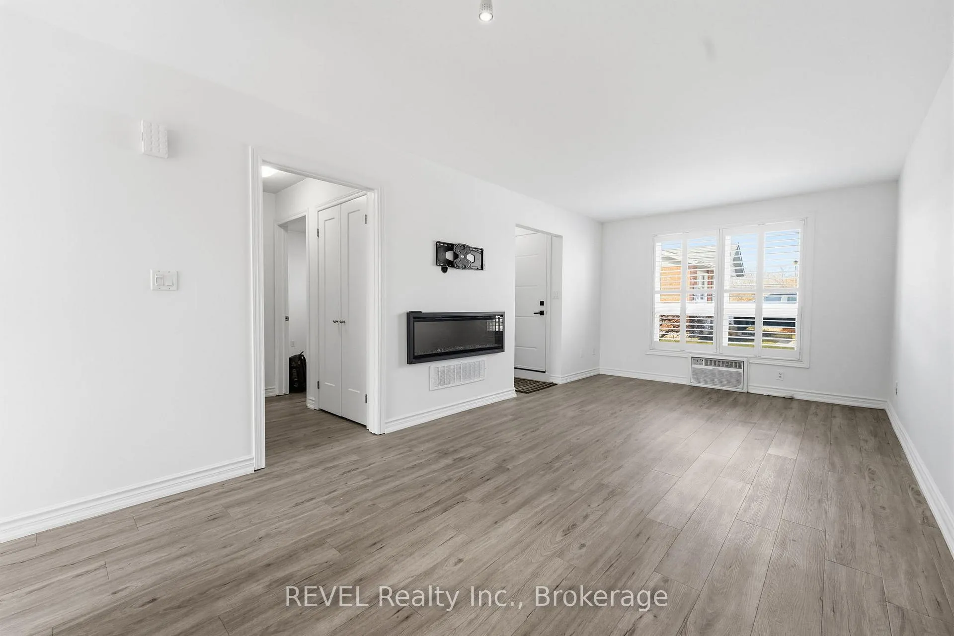 Photo 8 of Unit 10, 226 Vansickle Road, St. Catharines, Rykert/Vansickle — HOMEH