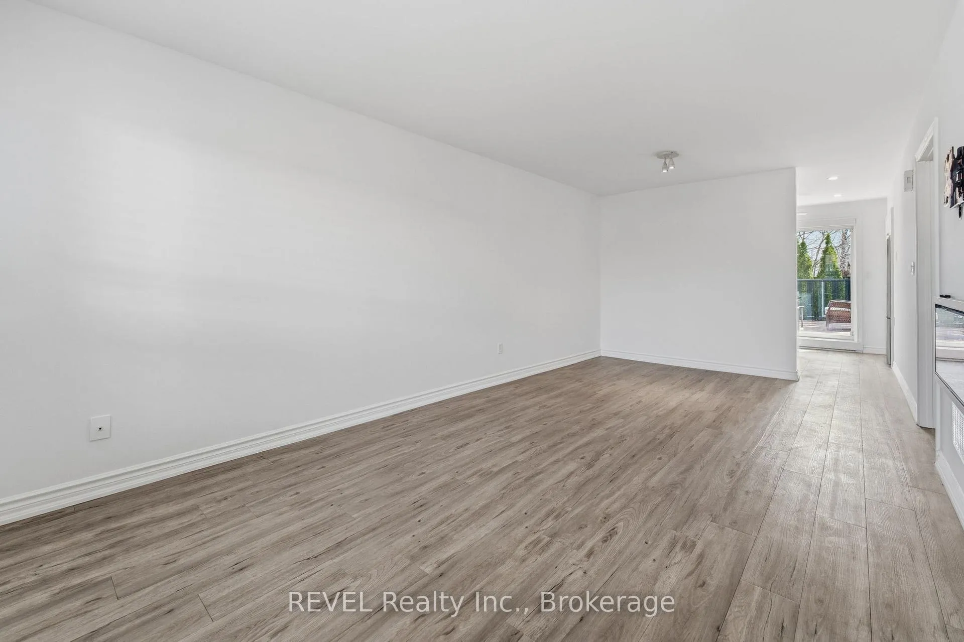 Photo 11 of Unit 10, 226 Vansickle Road, St. Catharines, Rykert/Vansickle — HOMEH