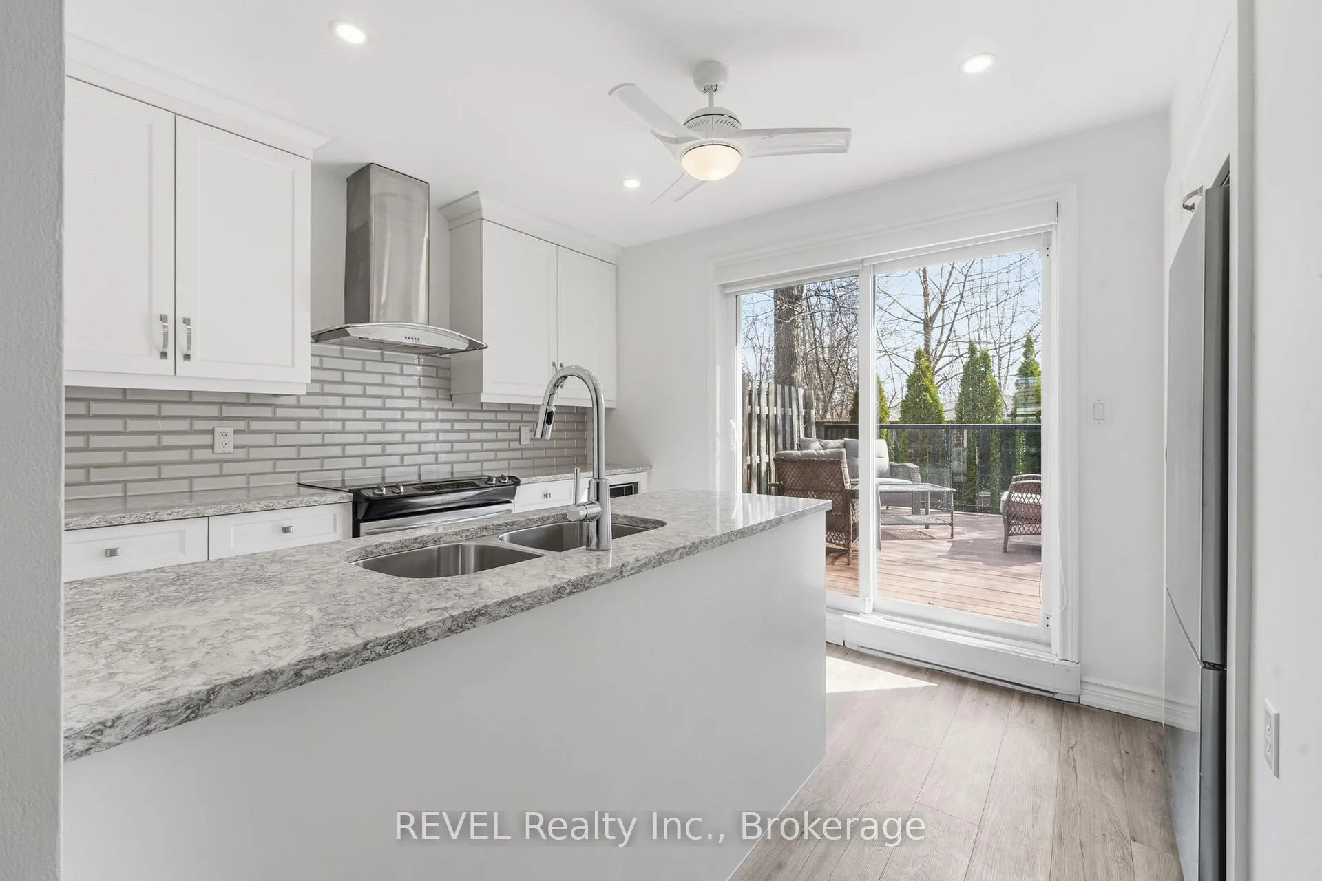 Photo 12 of Unit 10, 226 Vansickle Road, St. Catharines, Rykert/Vansickle — HOMEH