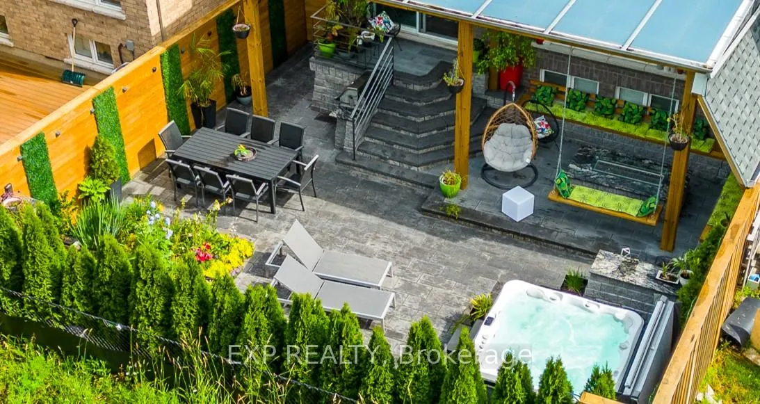 Photo 2 of 7737 Hackberry Trail, Niagara Falls, Brown — HOMEH