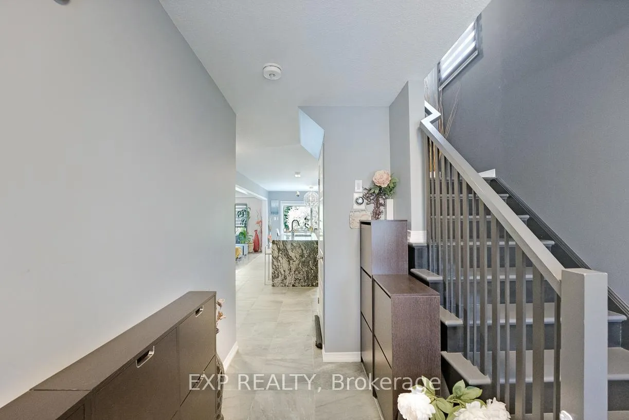 Photo 3 of 7737 Hackberry Trail, Niagara Falls, Brown — HOMEH