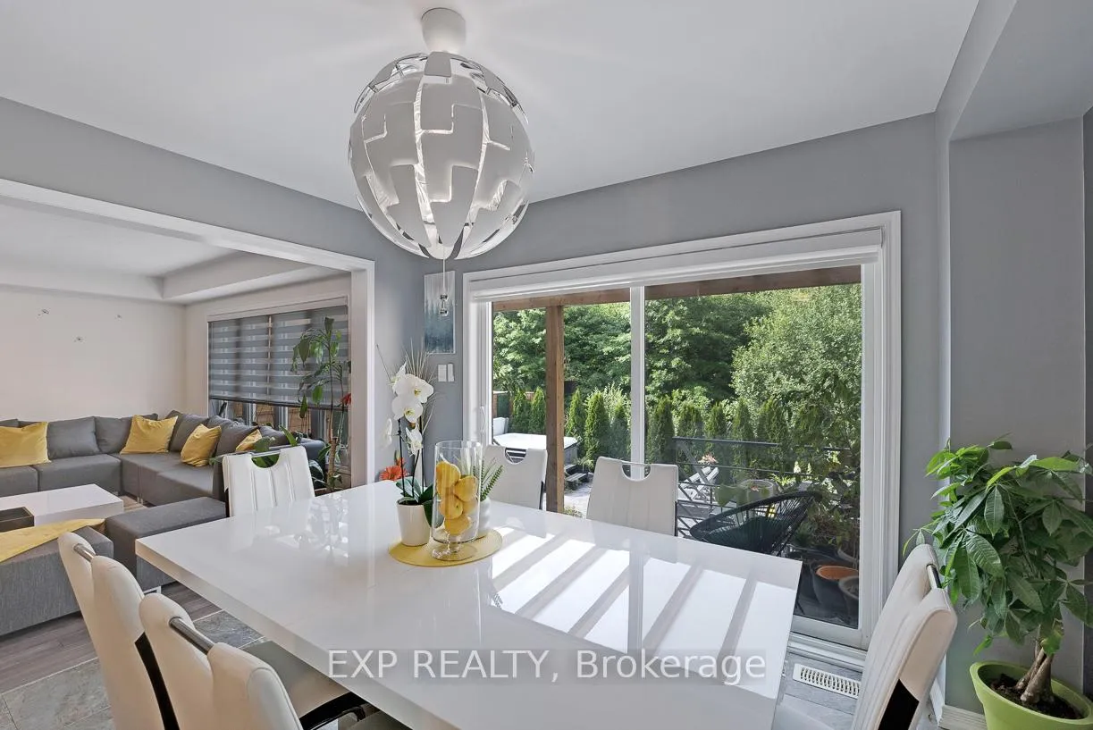Photo 7 of 7737 Hackberry Trail, Niagara Falls, Brown — HOMEH