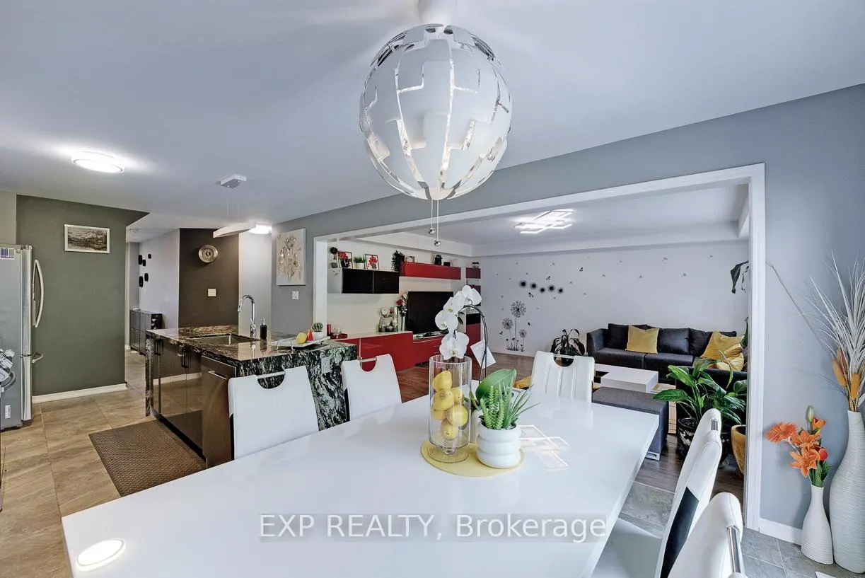 Photo 8 of 7737 Hackberry Trail, Niagara Falls, Brown — HOMEH