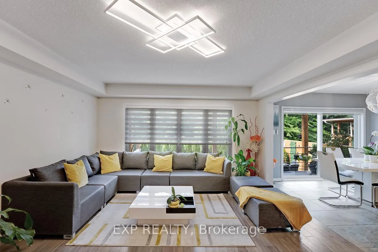 Photo 11 of 7737 Hackberry Trail, Niagara Falls, Brown — HOMEH