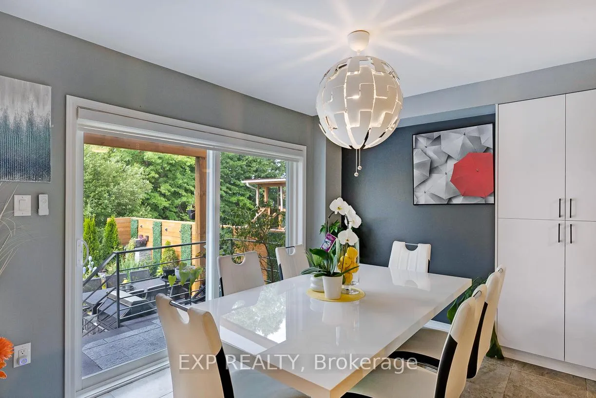 Photo 15 of 7737 Hackberry Trail, Niagara Falls, Brown — HOMEH