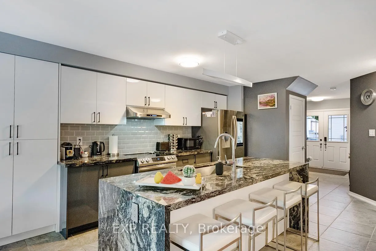Photo 16 of 7737 Hackberry Trail, Niagara Falls, Brown — HOMEH