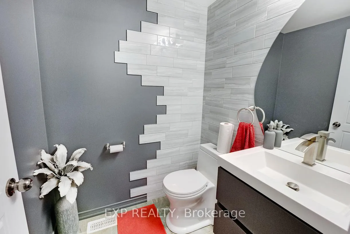 Photo 17 of 7737 Hackberry Trail, Niagara Falls, Brown — HOMEH