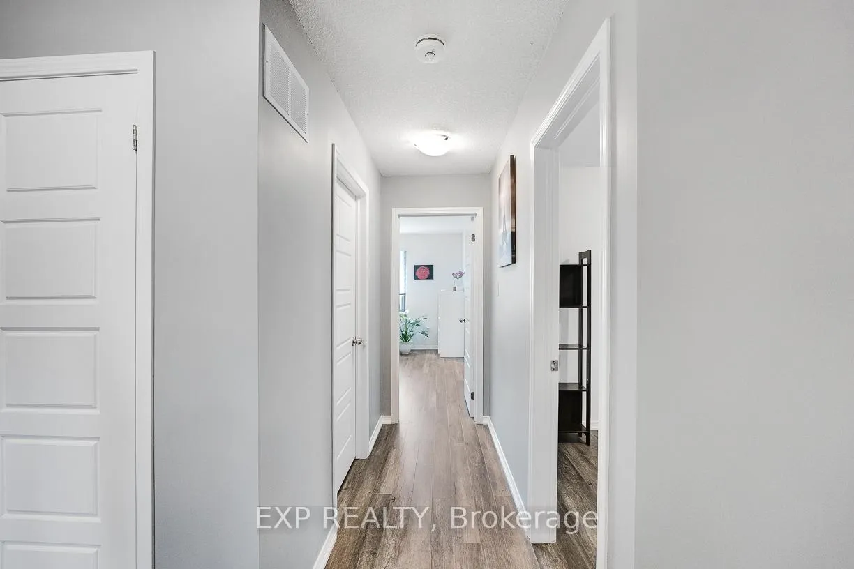 Photo 26 of 7737 Hackberry Trail, Niagara Falls, Brown — HOMEH