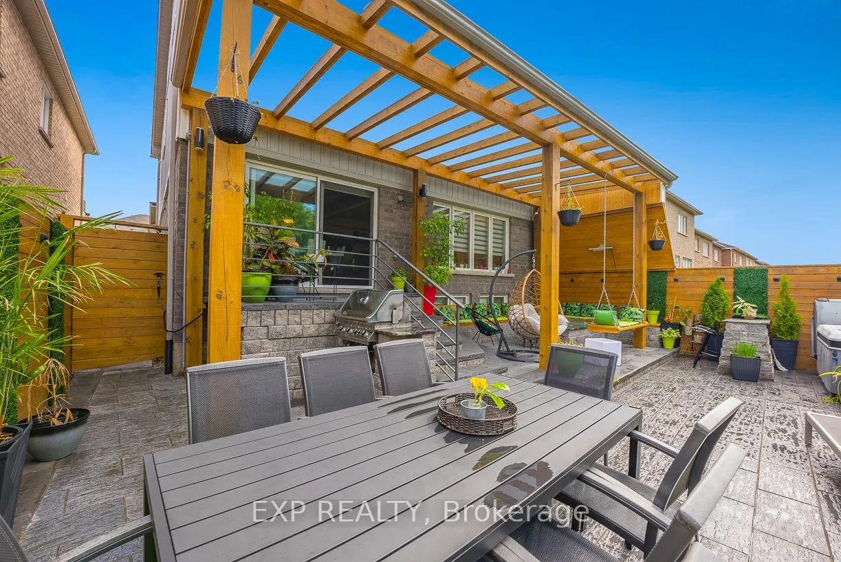 Photo 35 of 7737 Hackberry Trail, Niagara Falls, Brown — HOMEH