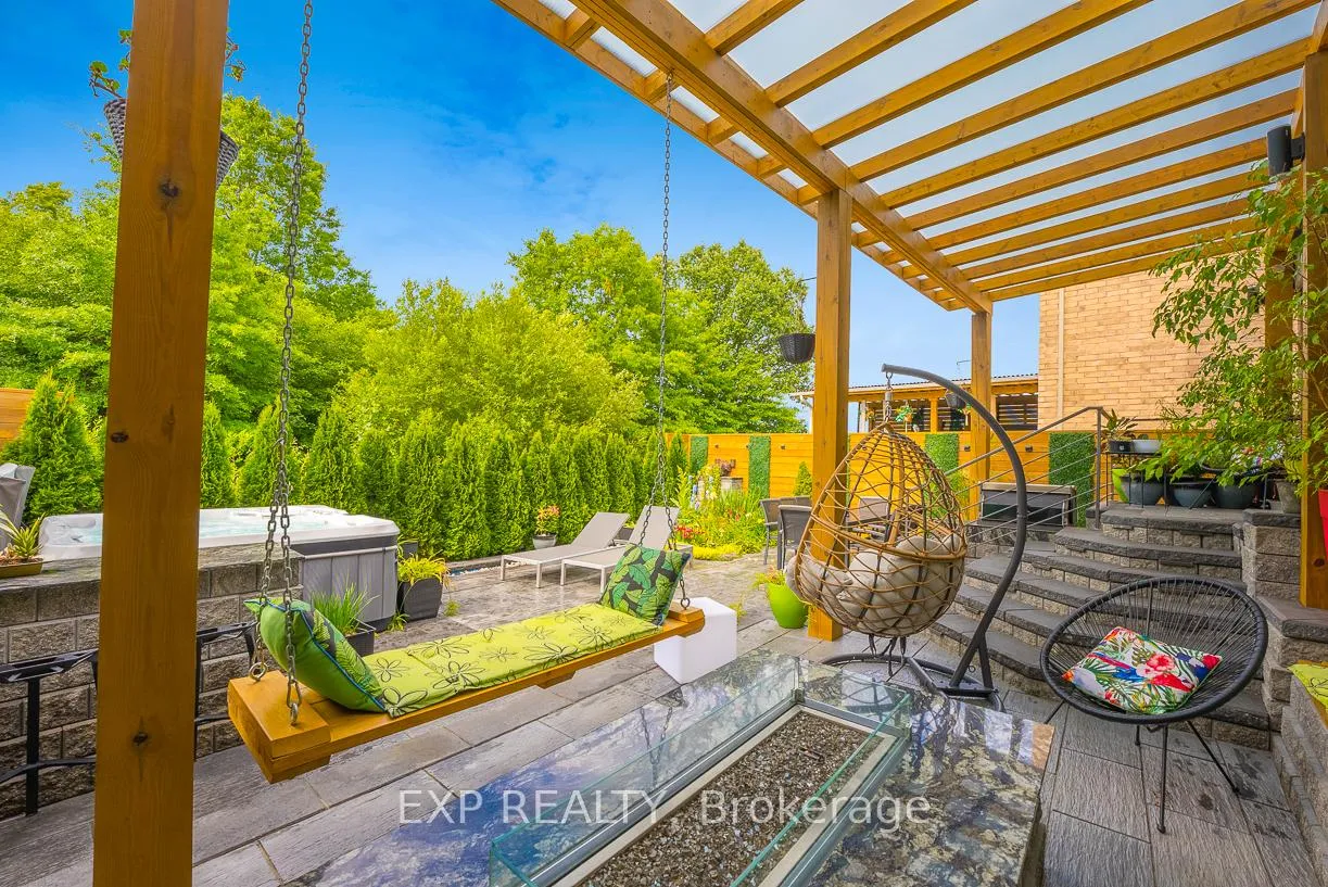 Photo 36 of 7737 Hackberry Trail, Niagara Falls, Brown — HOMEH