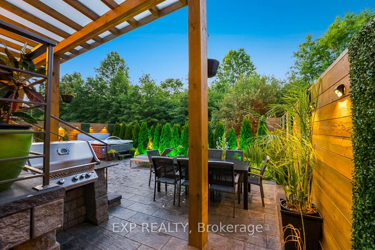 Photo 38 of 7737 Hackberry Trail, Niagara Falls, Brown — HOMEH