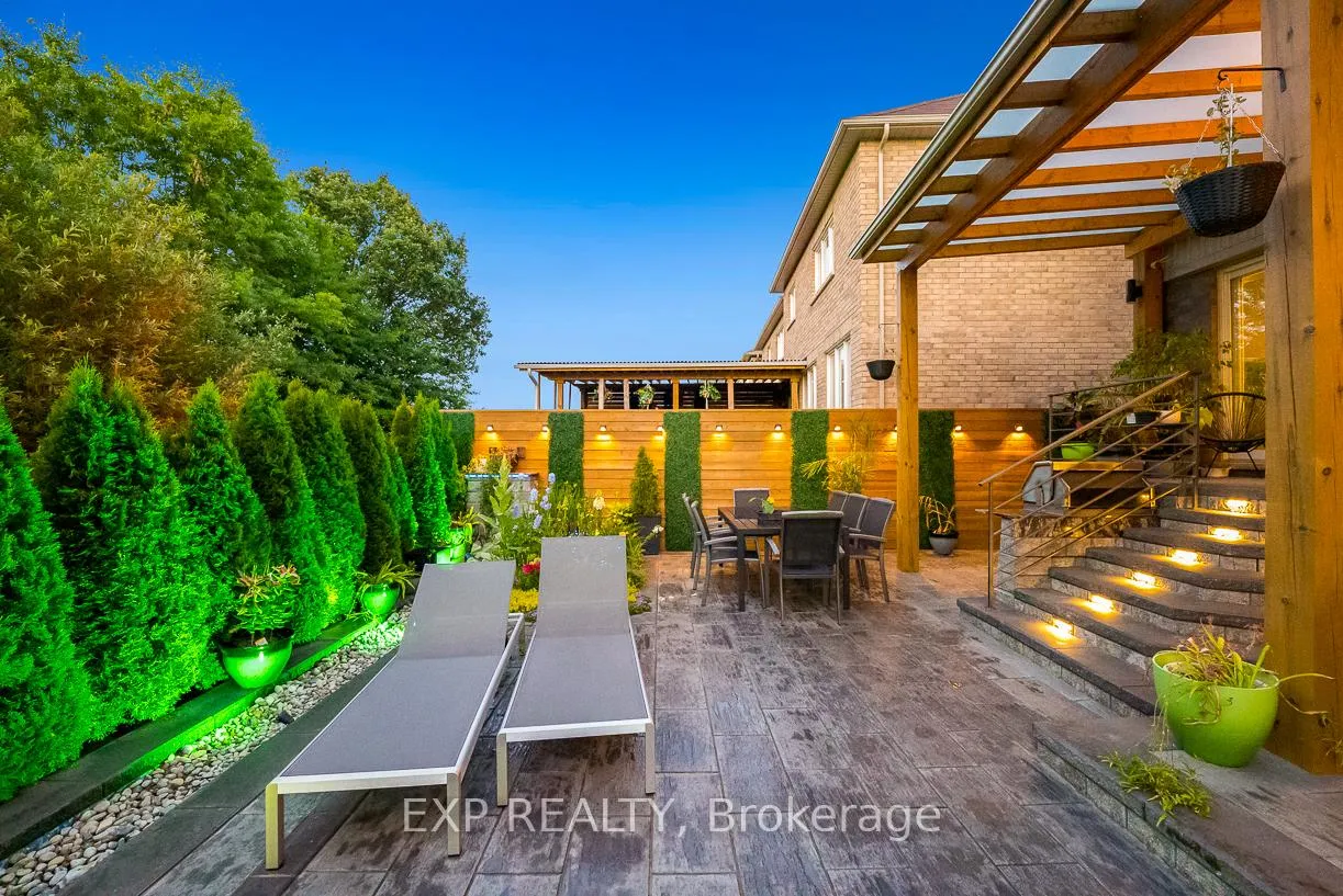 Photo 40 of 7737 Hackberry Trail, Niagara Falls, Brown — HOMEH