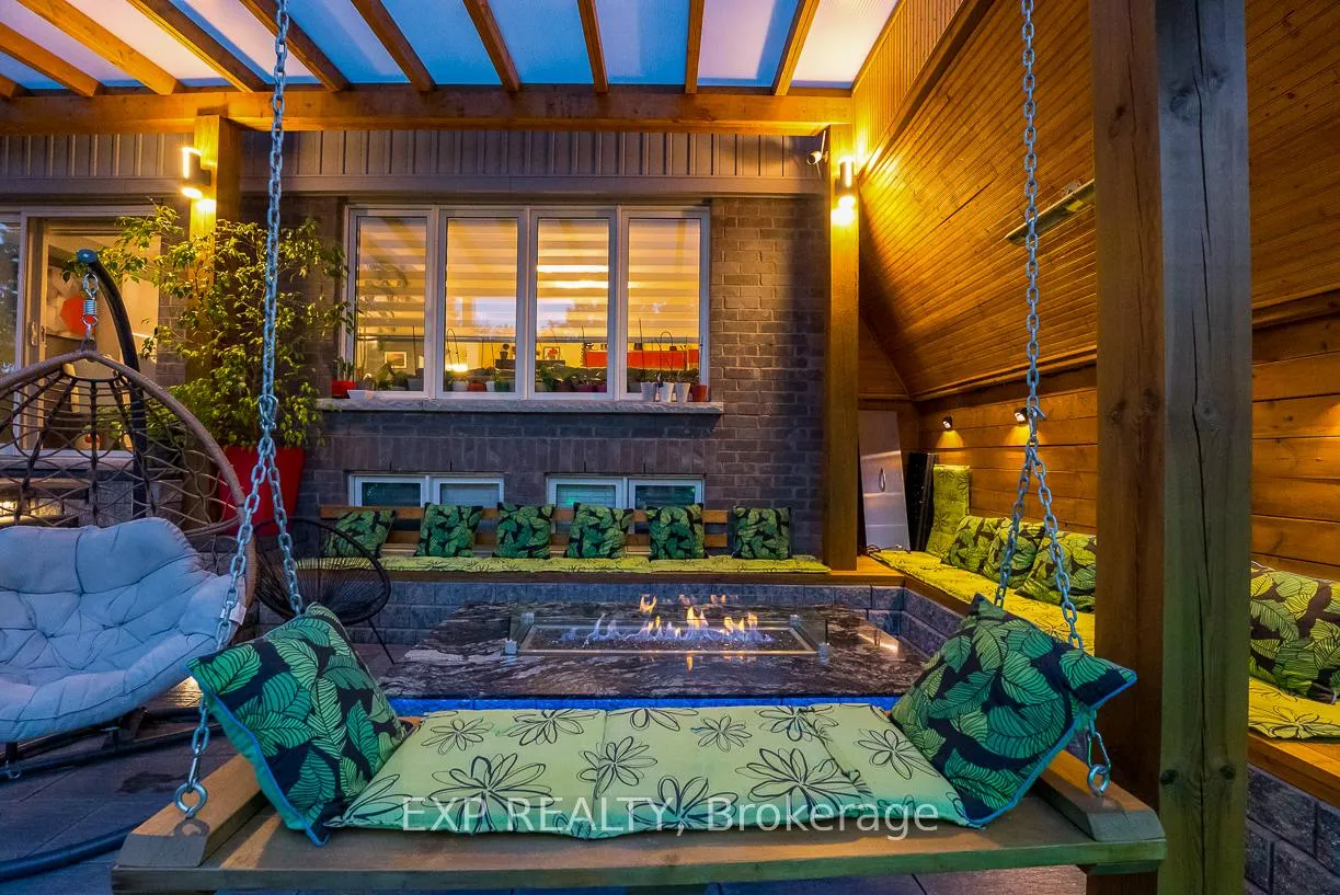 Photo 41 of 7737 Hackberry Trail, Niagara Falls, Brown — HOMEH
