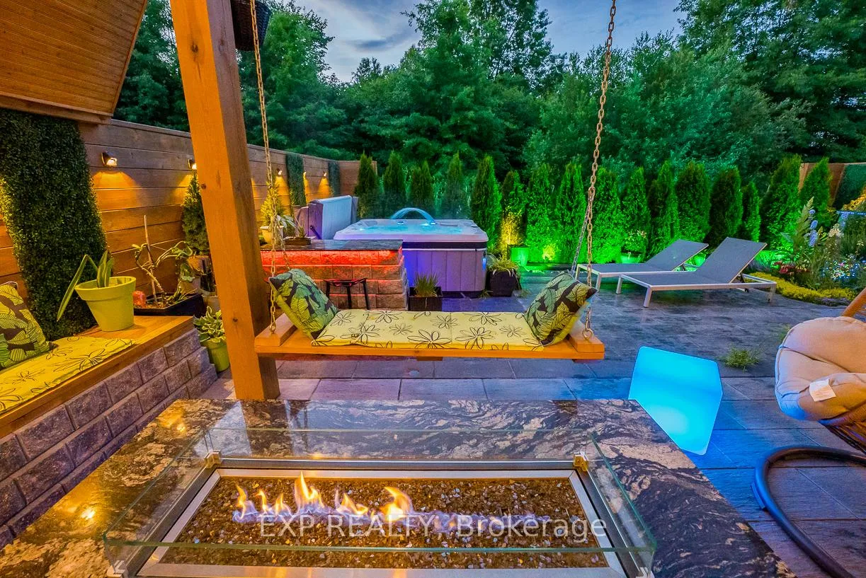 Photo 43 of 7737 Hackberry Trail, Niagara Falls, Brown — HOMEH