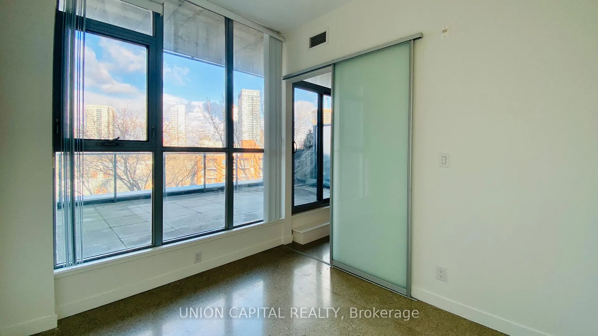 Photo 6 of Unit 607, 510 King Street E, Toronto, Moss Park — HOMEH