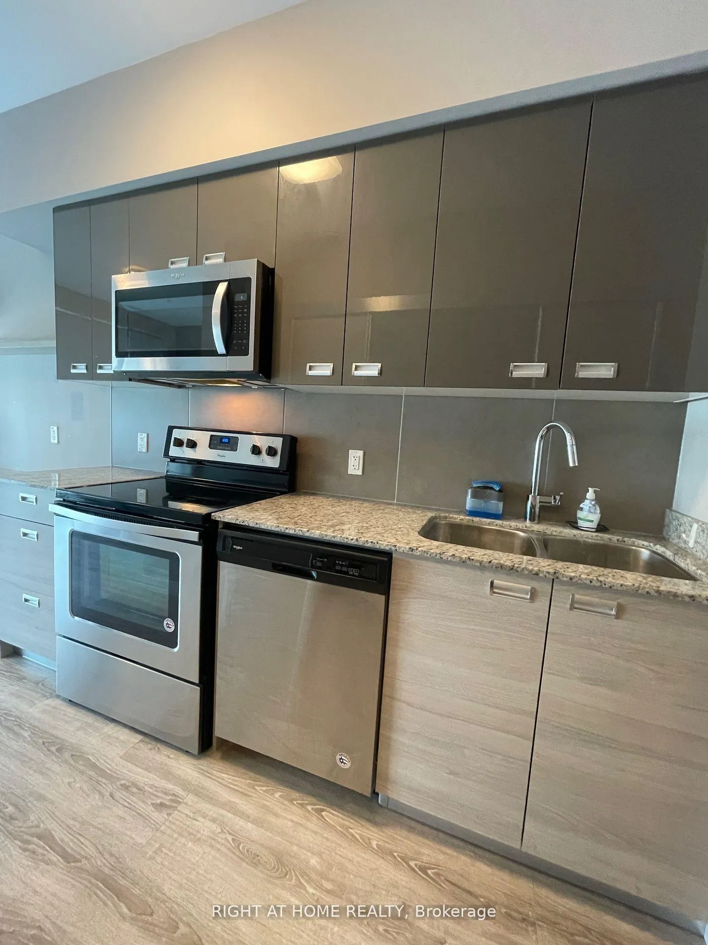 Photo 10 of Unit 102, 250 Albert Street, Waterloo, Beechwood/University — HOMEH