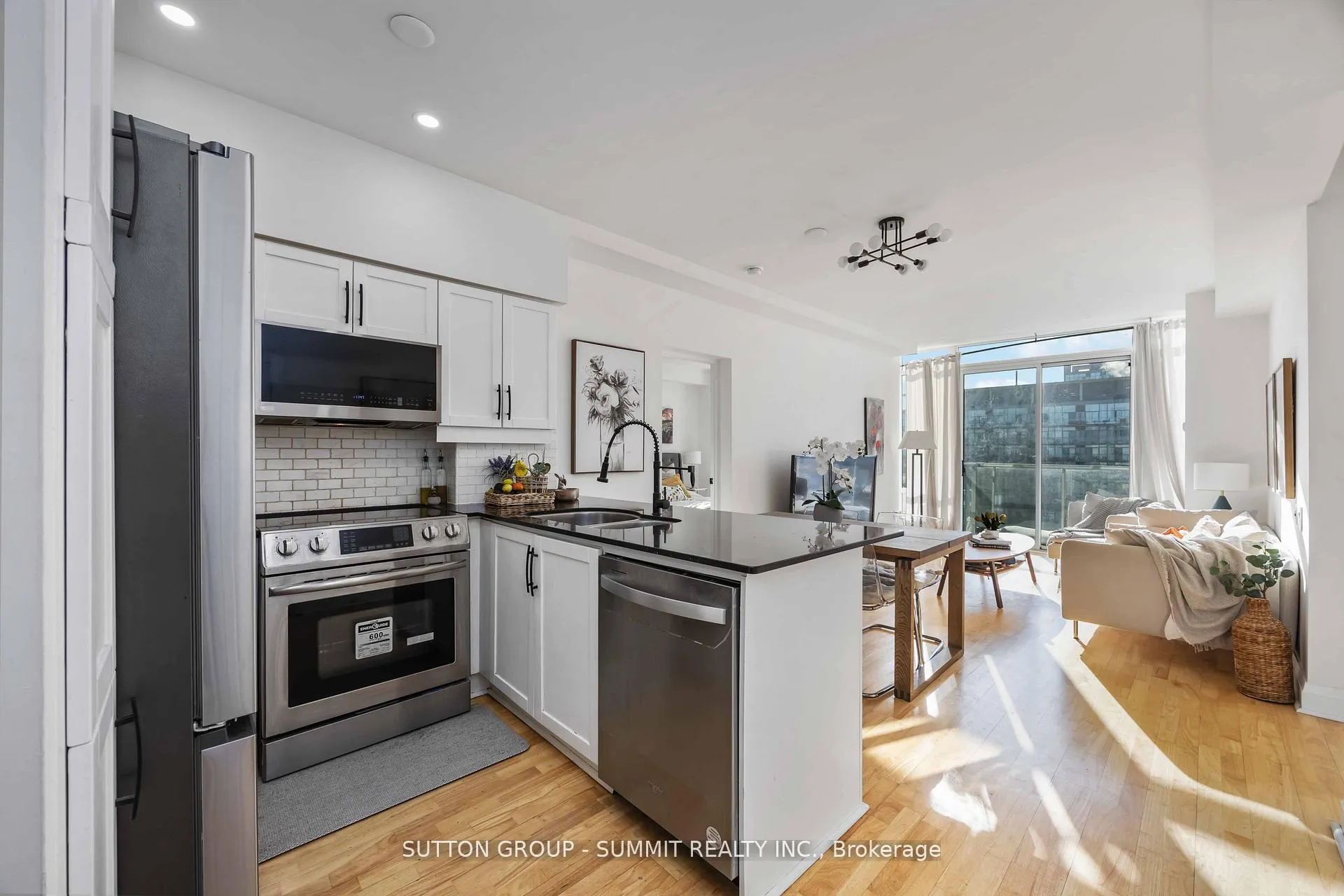 Photo 2 of Unit PH01, 15 Windermere Avenue, Toronto, High Park-Swansea — HOMEH