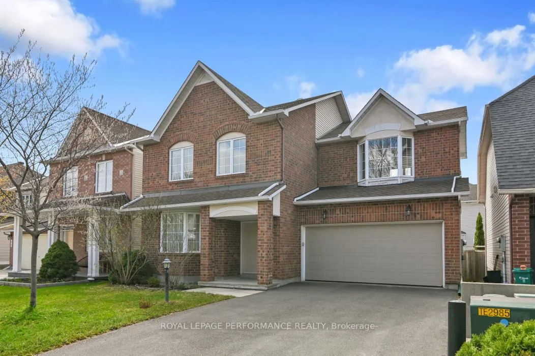 Photo 3 of 42 Jack Aaron Drive, Ottawa, Craig Henry/Woodvale — HOMEH