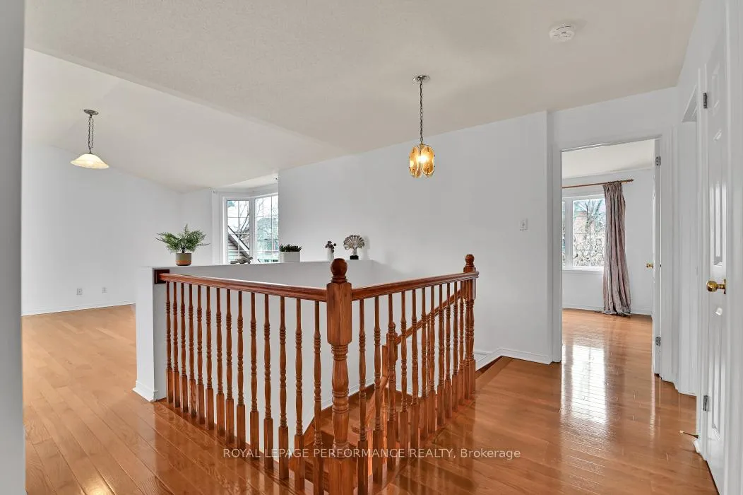 Photo 18 of 42 Jack Aaron Drive, Ottawa, Craig Henry/Woodvale — HOMEH