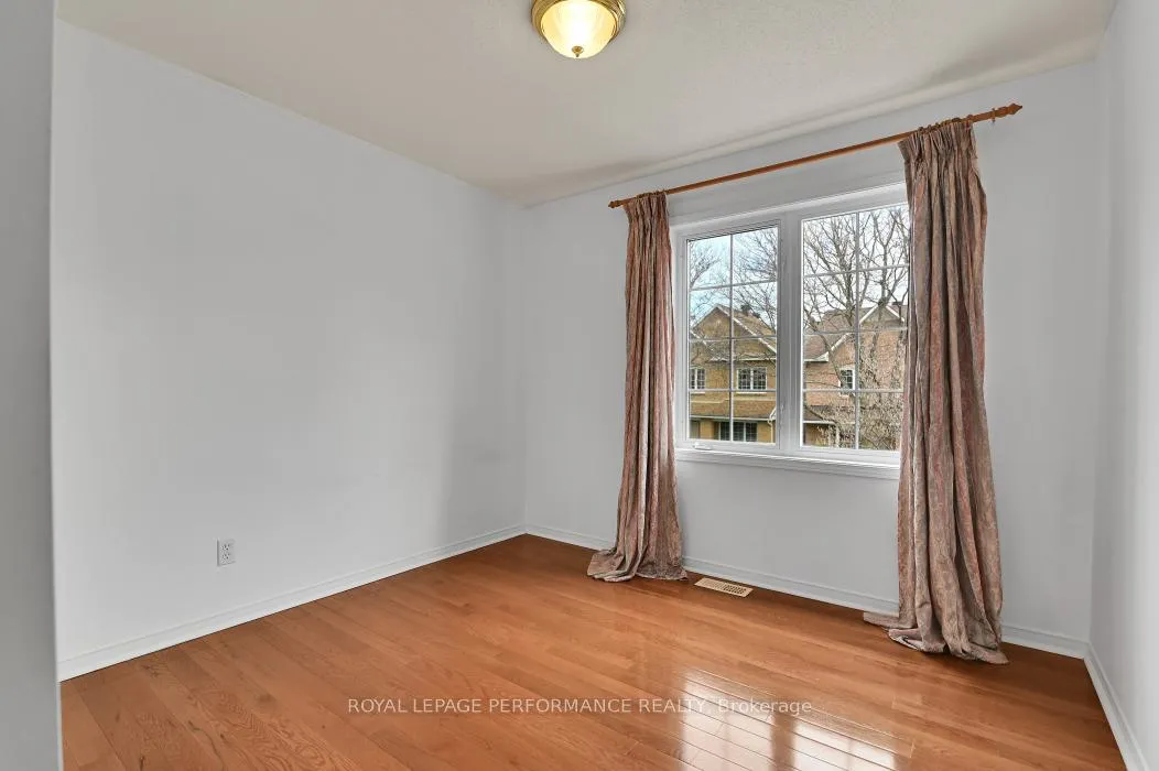 Photo 27 of 42 Jack Aaron Drive, Ottawa, Craig Henry/Woodvale — HOMEH