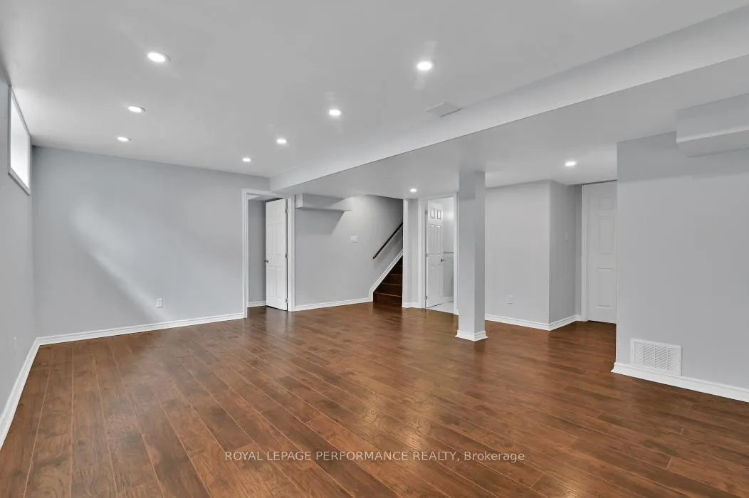 Photo 31 of 42 Jack Aaron Drive, Ottawa, Craig Henry/Woodvale — HOMEH