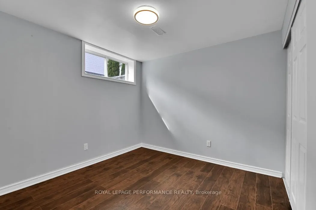 Photo 32 of 42 Jack Aaron Drive, Ottawa, Craig Henry/Woodvale — HOMEH