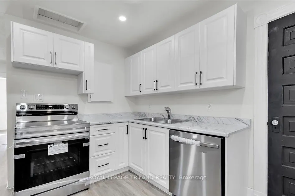 Photo 1 of Unit Upper, 96 Forest Avenue, St. Thomas — HOMEH