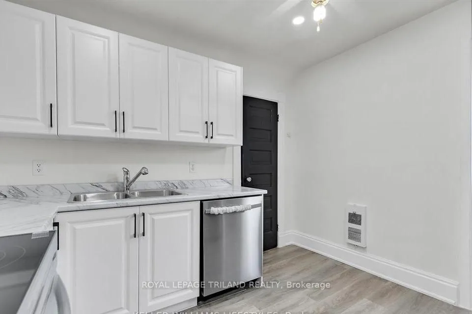Photo 4 of Unit Upper, 96 Forest Avenue, St. Thomas — HOMEH