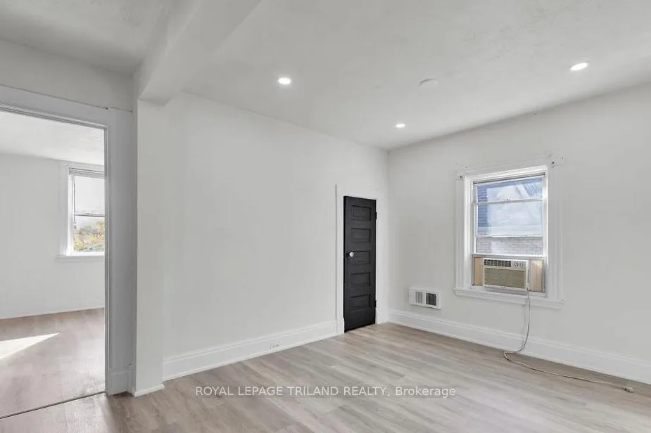 Photo 8 of Unit Upper, 96 Forest Avenue, St. Thomas — HOMEH
