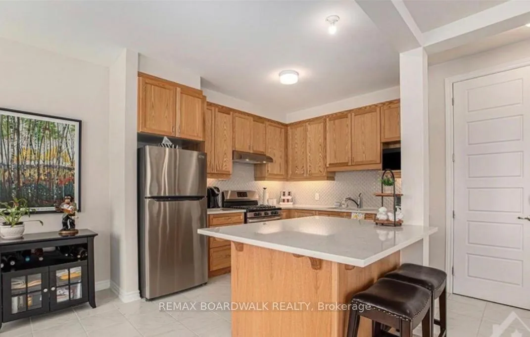 Photo 7 of 741 Derreen Avenue, Ottawa, Stittsville (North) — HOMEH
