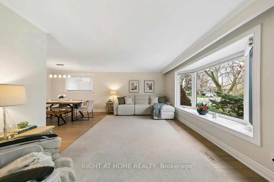 Photo 9 of 1362 Sycamore Drive, Burlington, Palmer — HOMEH
