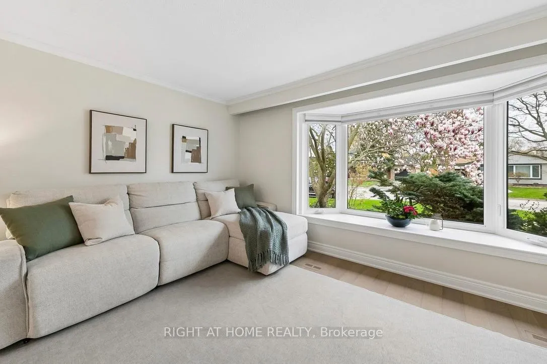 Photo 10 of 1362 Sycamore Drive, Burlington, Palmer — HOMEH