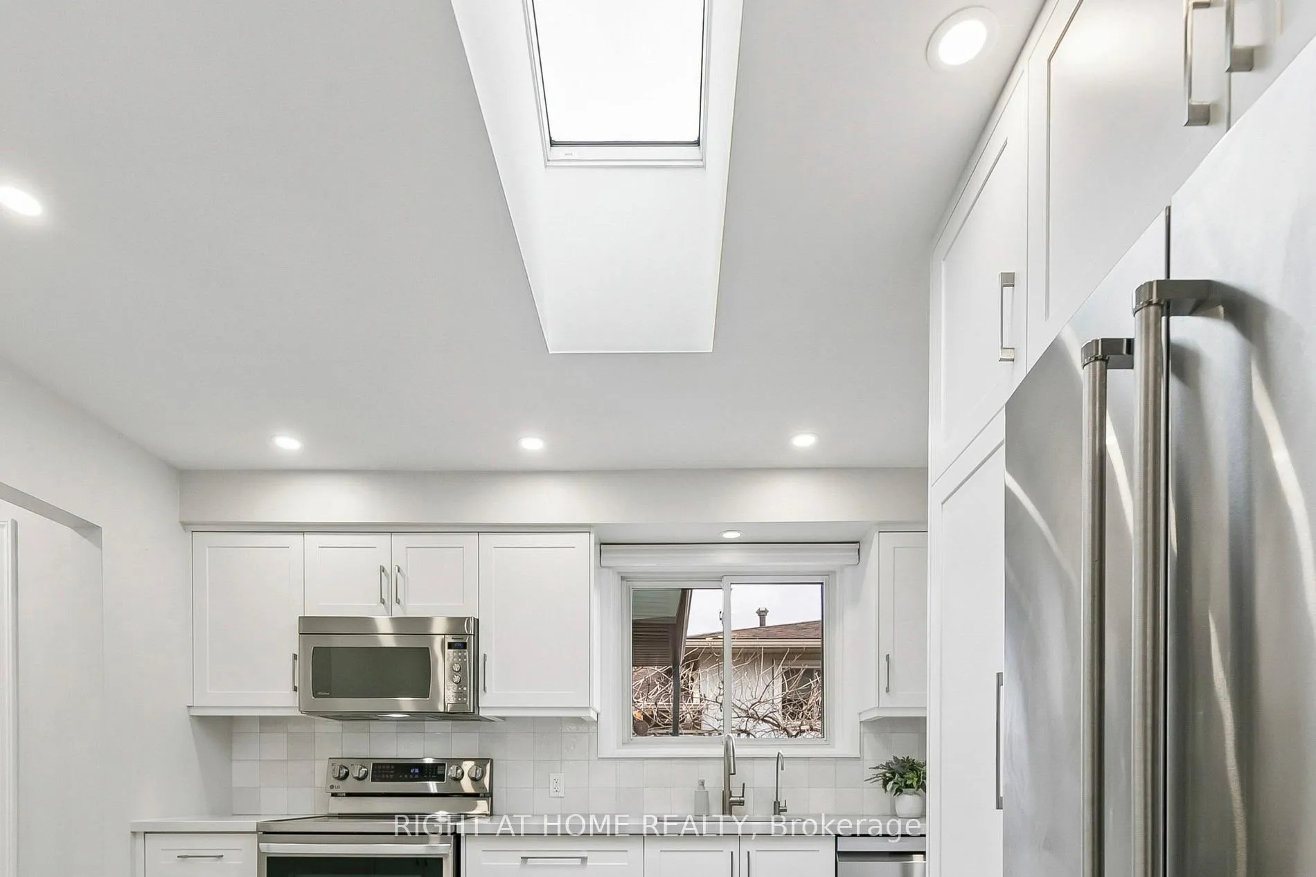 Photo 16 of 1362 Sycamore Drive, Burlington, Palmer — HOMEH