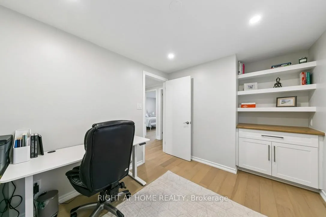 Photo 25 of 1362 Sycamore Drive, Burlington, Palmer — HOMEH