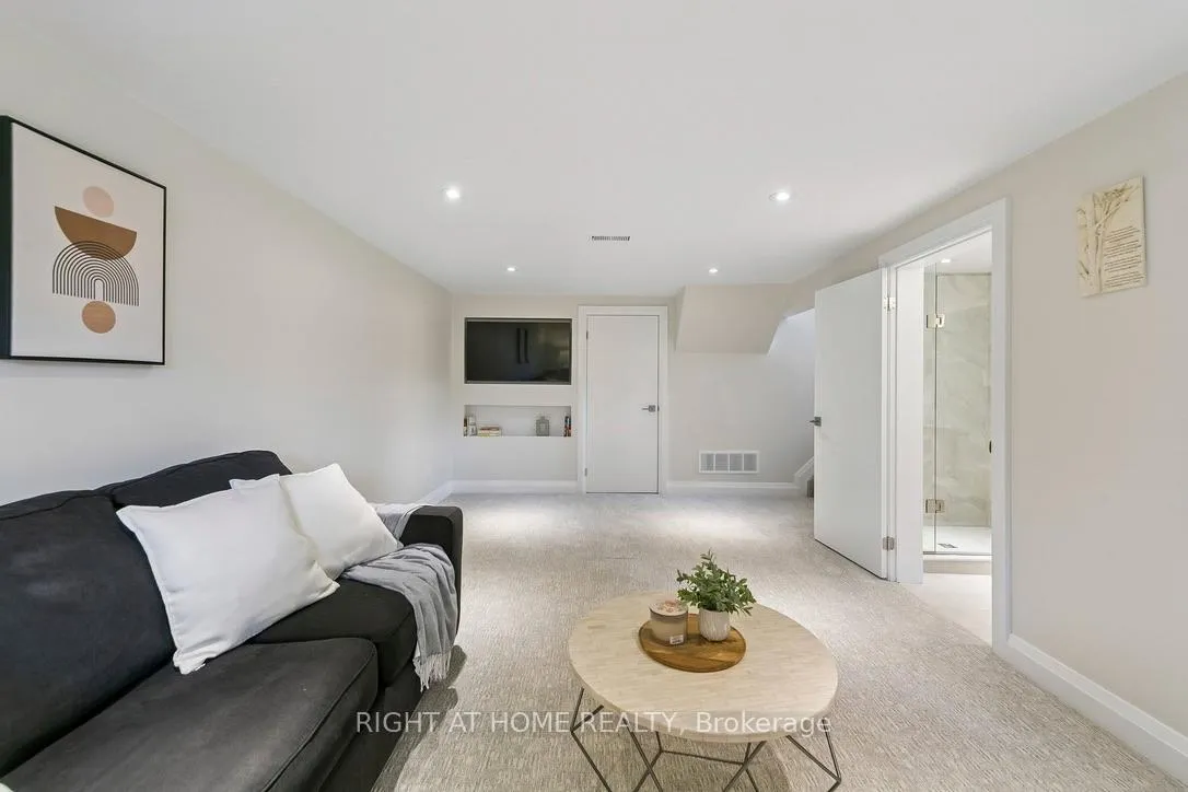Photo 30 of 1362 Sycamore Drive, Burlington, Palmer — HOMEH
