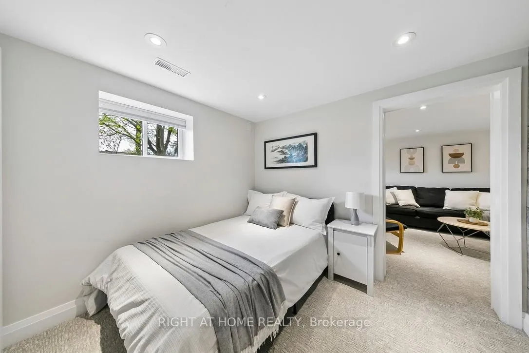 Photo 33 of 1362 Sycamore Drive, Burlington, Palmer — HOMEH