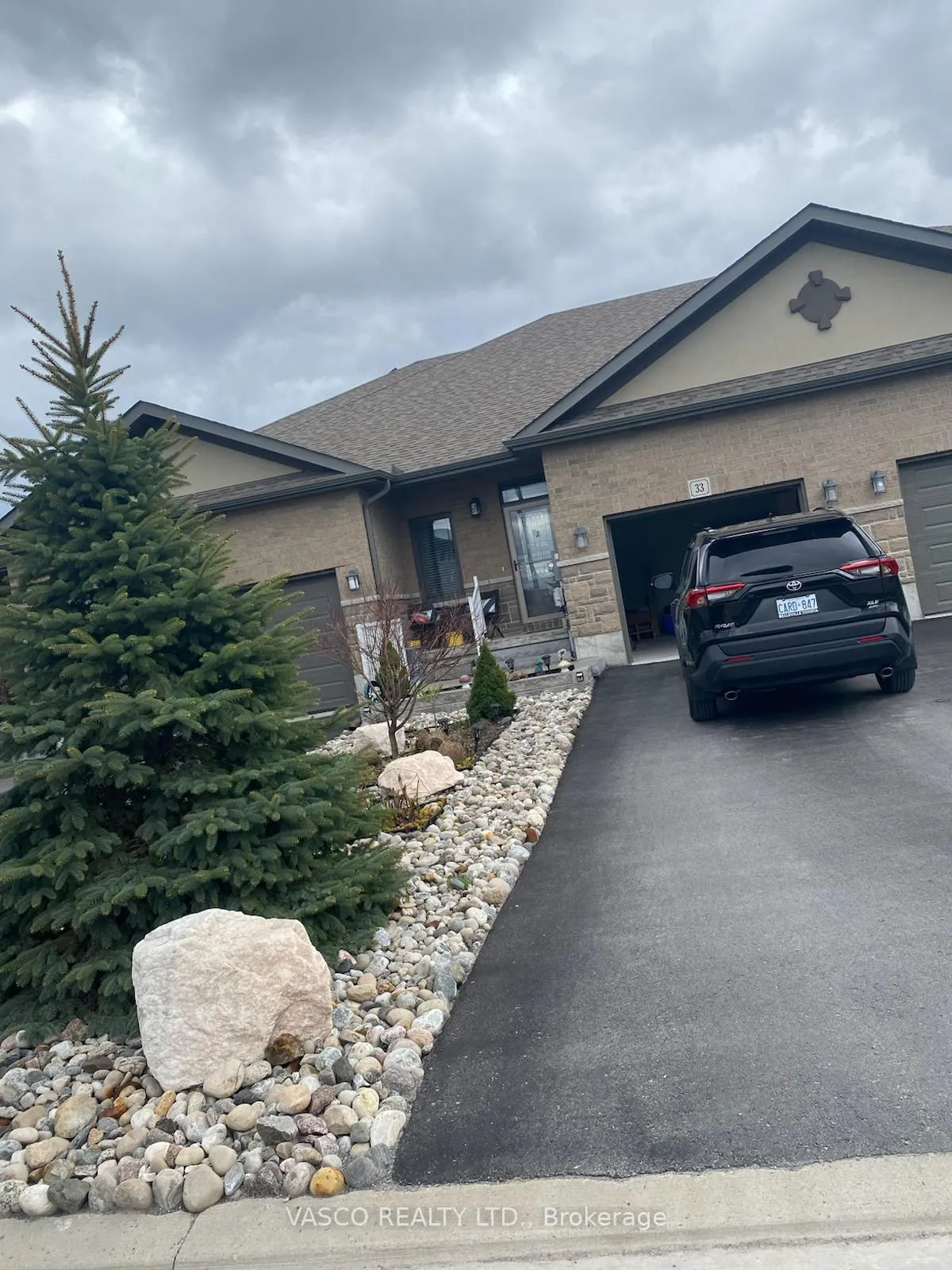 Photo of 33 Farmington Crescent N