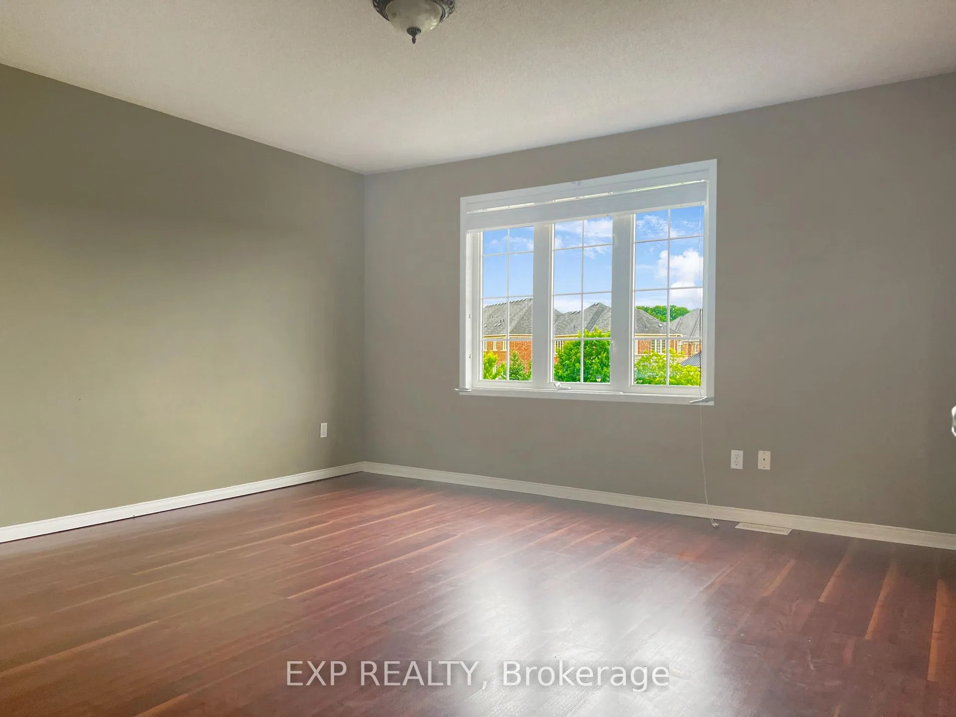 Photo 20 of Unit Upper, 26 Millcliff Circle, Aurora, Aurora Grove — HOMEH