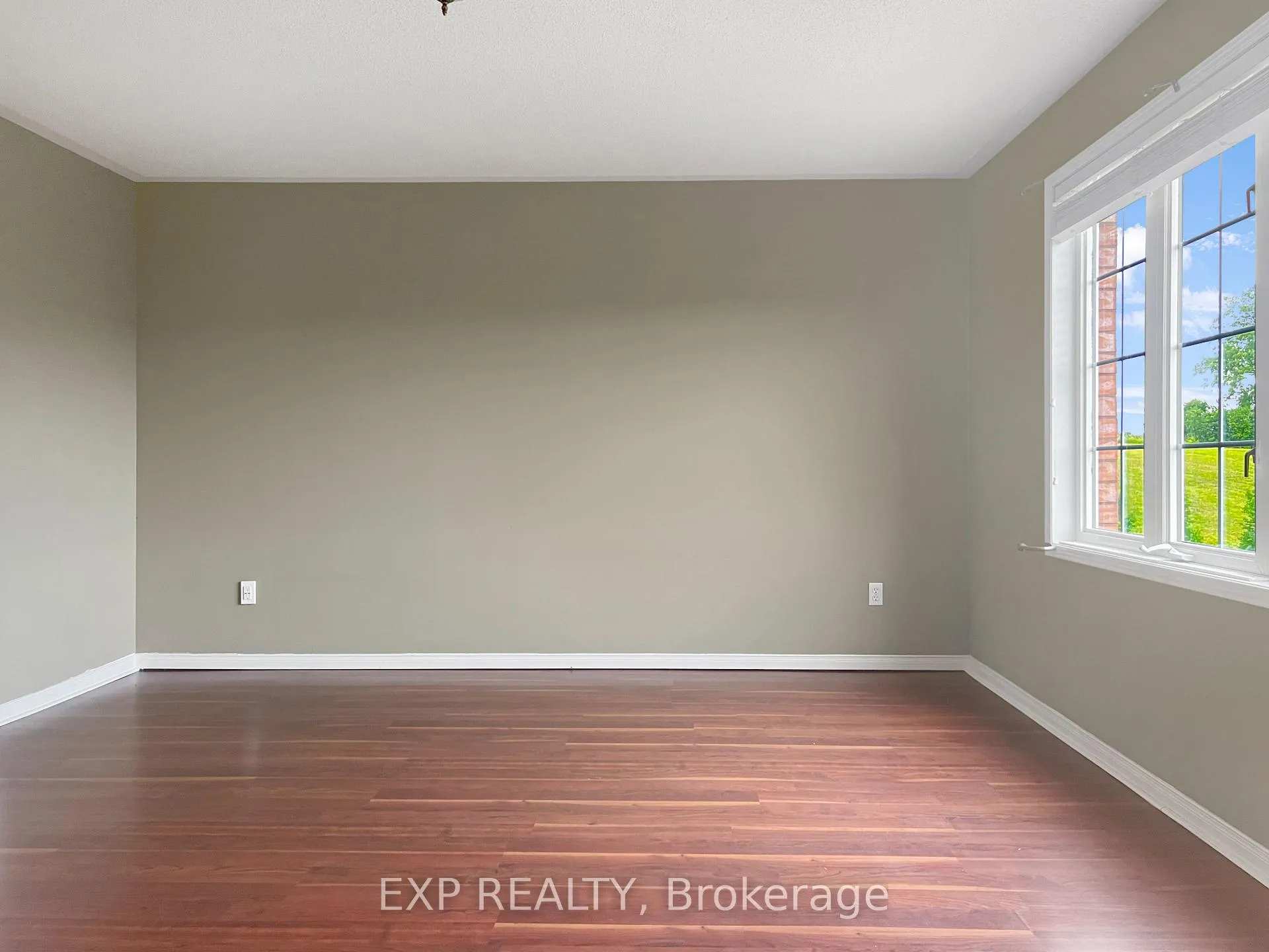 Photo 26 of Unit Upper, 26 Millcliff Circle, Aurora, Aurora Grove — HOMEH